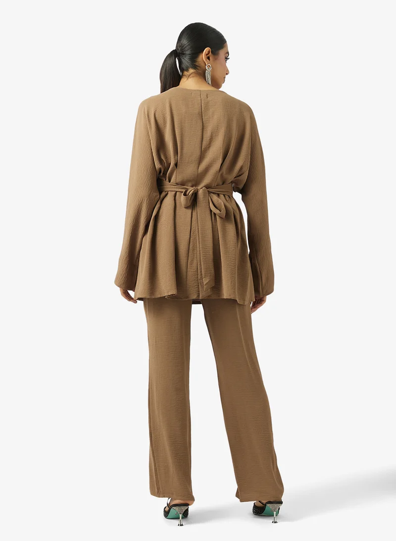 خزانة Peplum Top & Pant Set